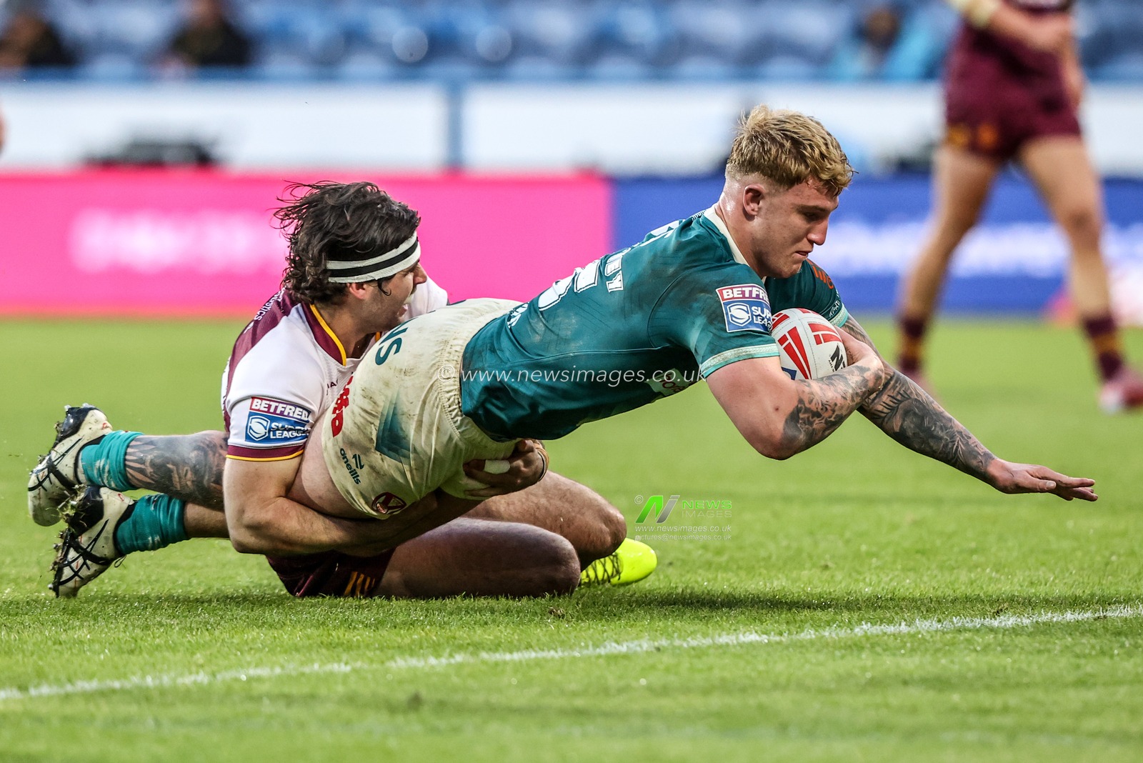 George Delaney of St Helens goes over for a try during the Betfred Super League round 11 match Huddersfield Giants vs St Helens at Accu Stadium, Huddersfield, United Kingdom on 14 May 2026

(Photo by Alfie Cosgrove/News Images)