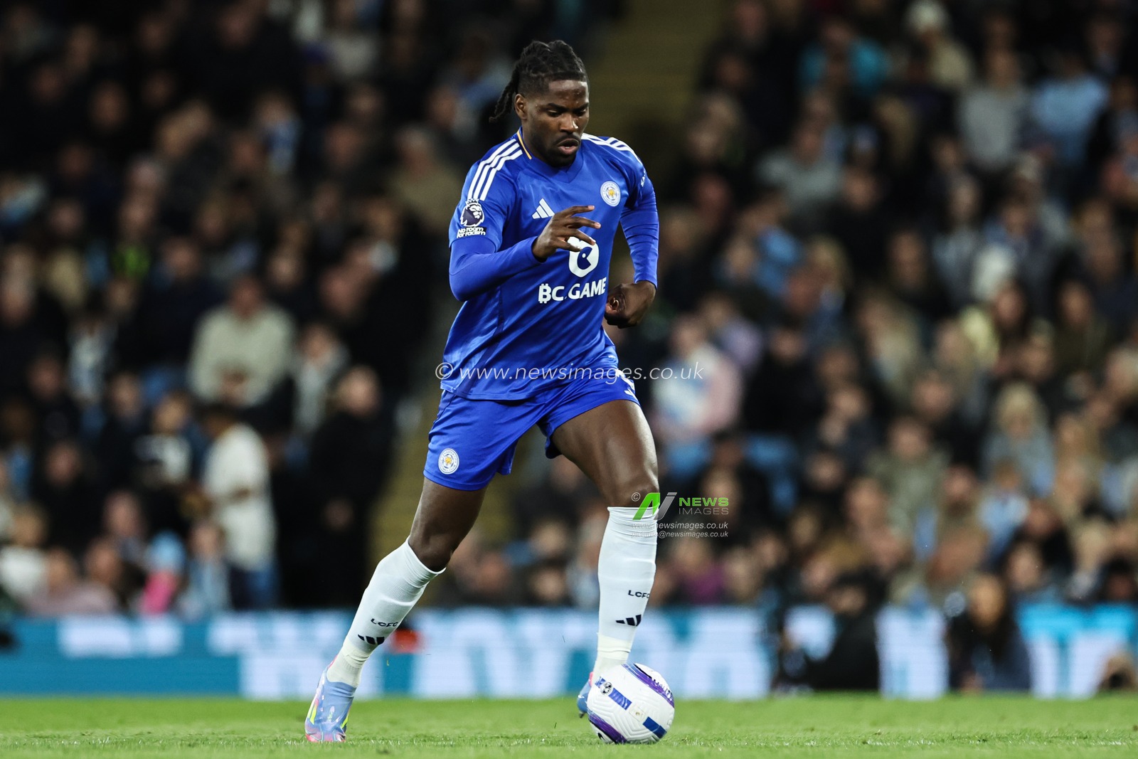 Caleb Okoli of Leicester City during the Premier League match Manchester City vs Leicester City at Etihad Stadium, Manchester, United Kingdom, 2nd April 2025

(Photo by Mark Cosgrove/News Images)