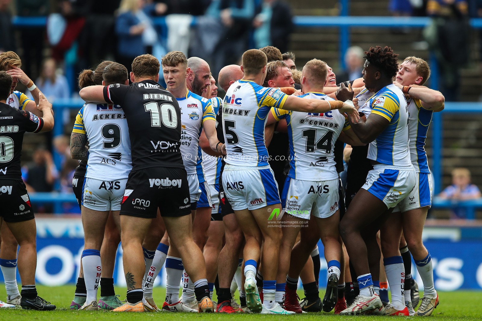 Tempers begin to boil over during the Betfred Super League Round 16 match Leeds Rhinos vs London Broncos at Headingley Stadium, Leeds, United Kingdom, 6th July 2024

(Photo by Gareth Evans/News Images)