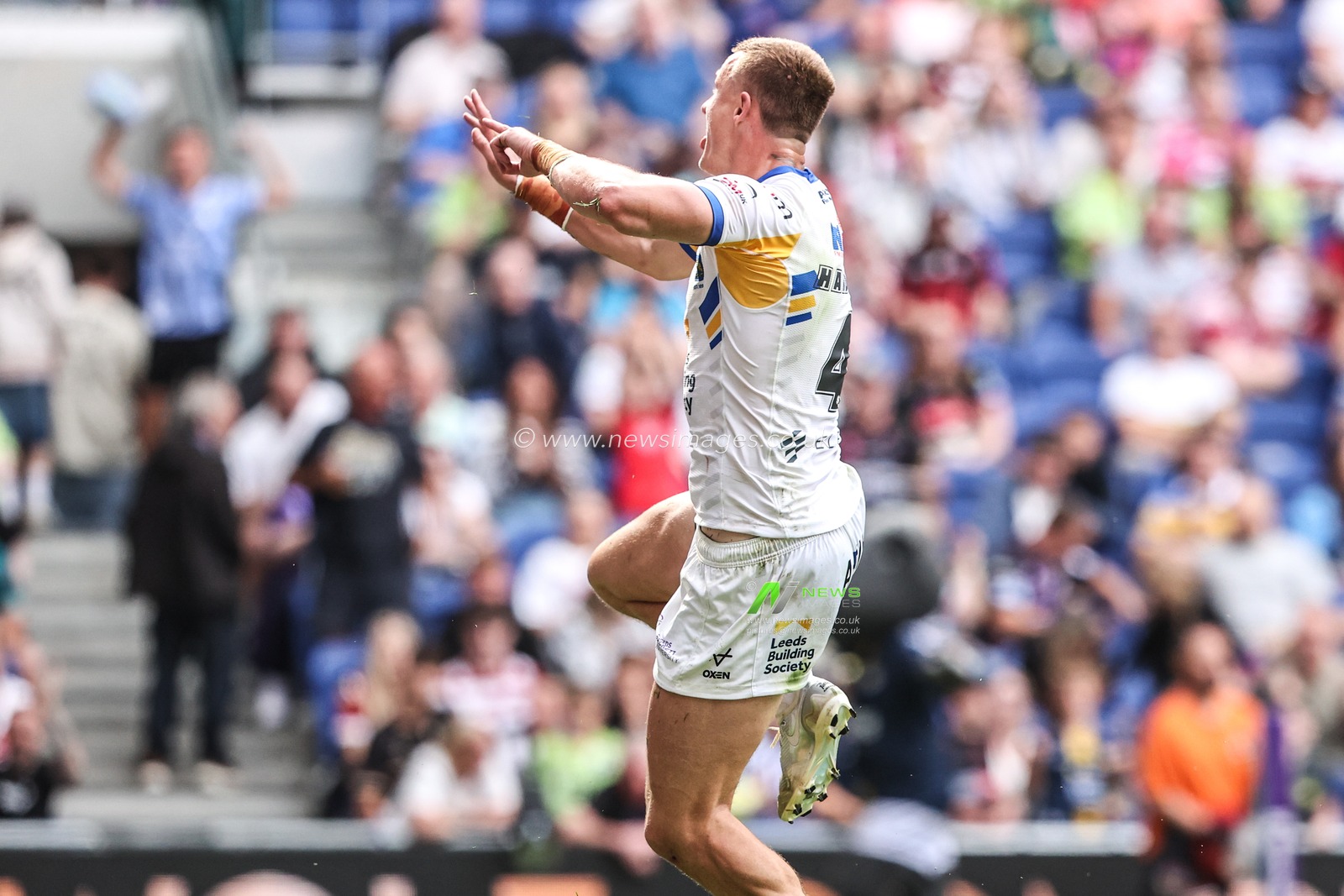 Ash Handley of Leeds Rhinos celebrates his try during the Betfred Super League Magic Weekend match Leeds Rhinos vs Bradford Bulls at Hill Dickinson Stadium, Liverpool, United Kingdom on 05 July 2026

(Photo by Alfie Cosgrove/News Images)