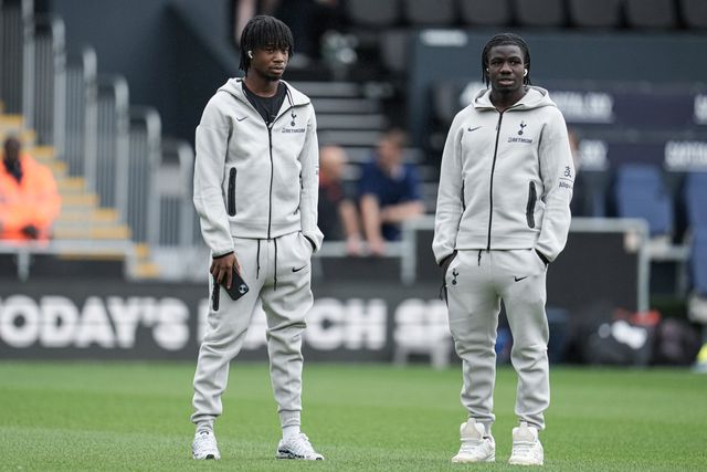 Tottenham Hotspur players ahead of the Pre-season friendly match Luton Town vs Tottenham Hotspur at Kenilworth Road, Luton, United Kingdom, 26th July 2025

(Photo by Harvey Murphy/News Images)
