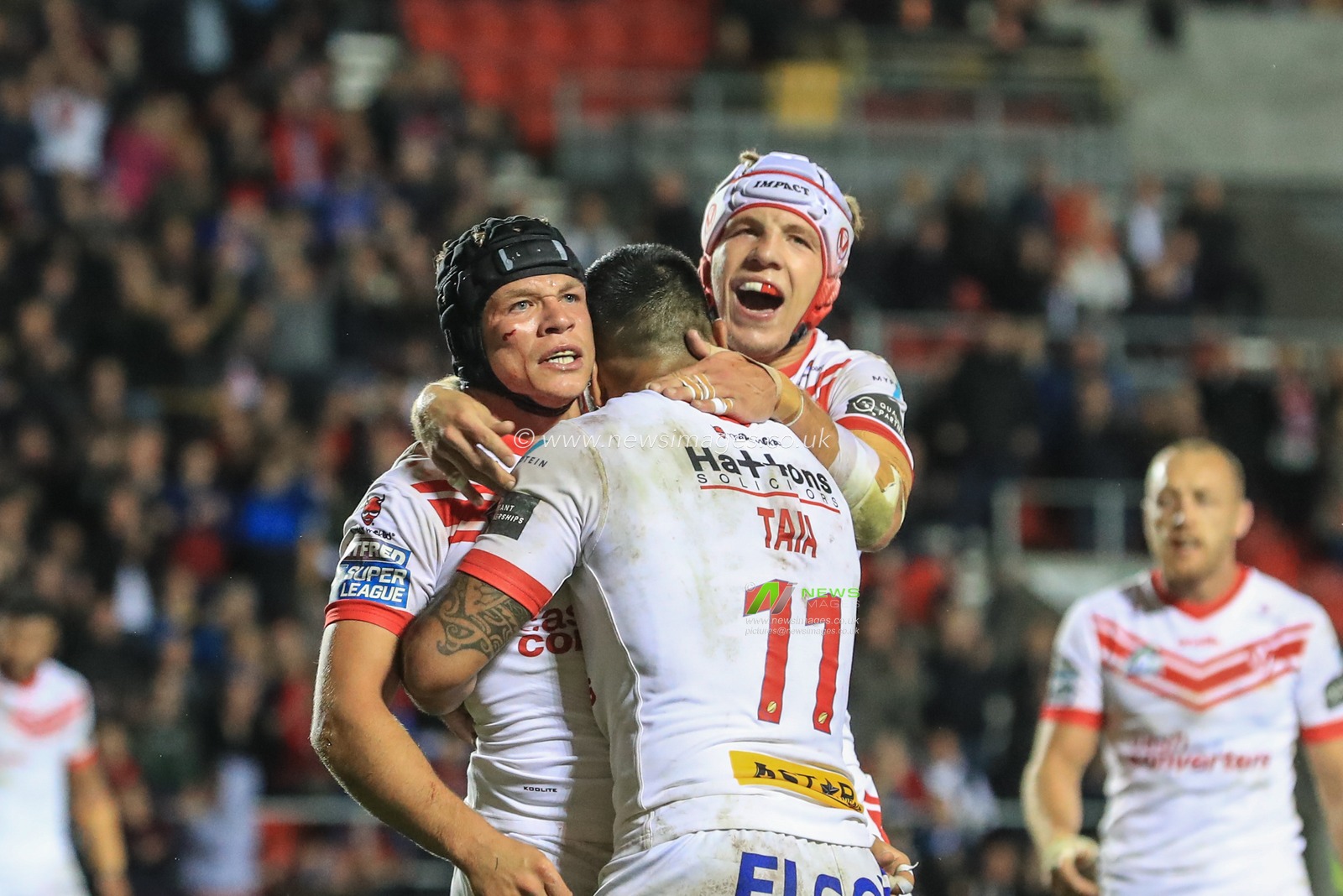 27th September 2019, Totally Wicked Stadium, St Helens, England; Betfred Super League Semi Final, Saint Helens v Wigan Warriors : Jonny Lomax (1) of St Helens celebrates his try 

Credit: Mark Cosgrove/News Images