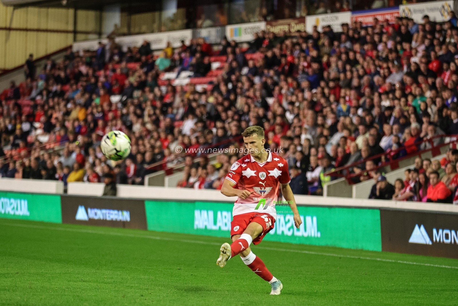Charlie Winfield #43 of Barnsley crosses the ball during the Carabao Cup match Barnsley vs Tranmere Rovers at Oakwell, Barnsley, United Kingdom, 8th August 2023

(Photo by Mark Cosgrove/News Images)