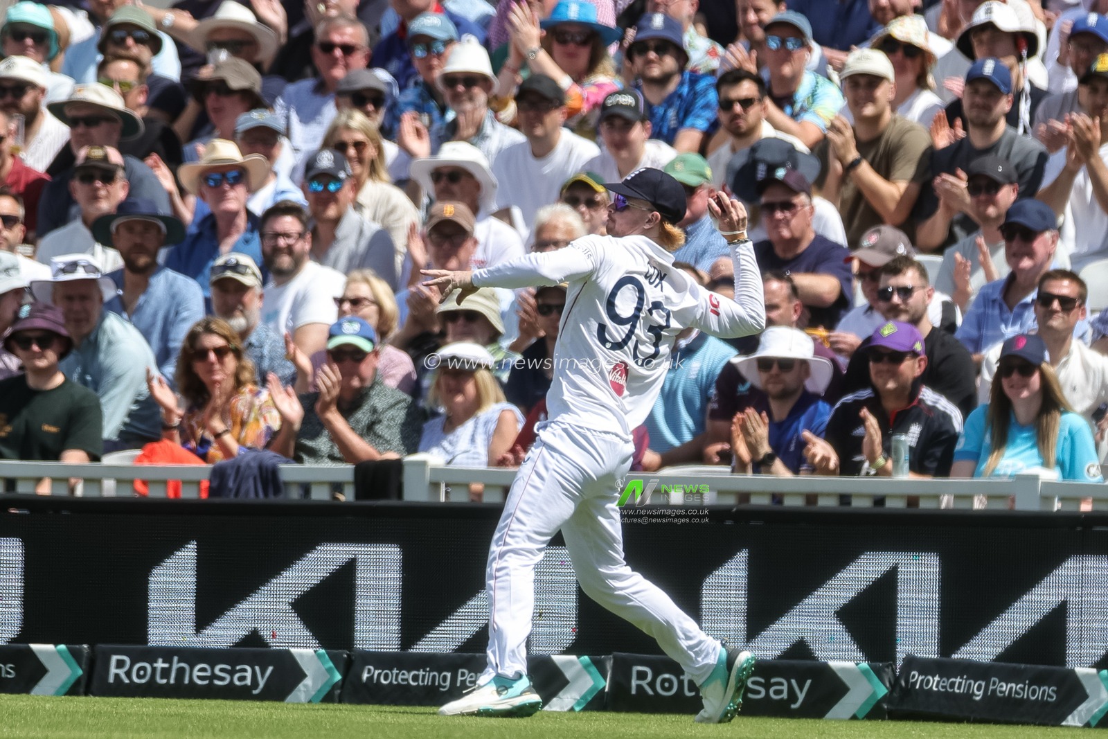 Jordan Cox of England fields the ball during the 2nd Rothesay Test Match Day 2 match England vs New Zealand at The Kia Oval, London, United Kingdom on 18 June 2026

(Photo by Mark Cosgrove/News Images)