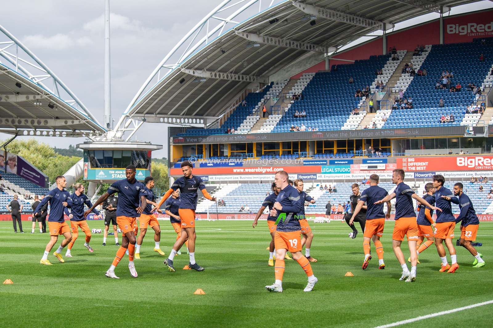 Blackpool warm up ahead of the Sky Bet Championship match Huddersfield Town vs Blackpool at John Smith's Stadium, Huddersfield, United Kingdom, 4th September 2022

(Photo by Craig Thomas/News Images)