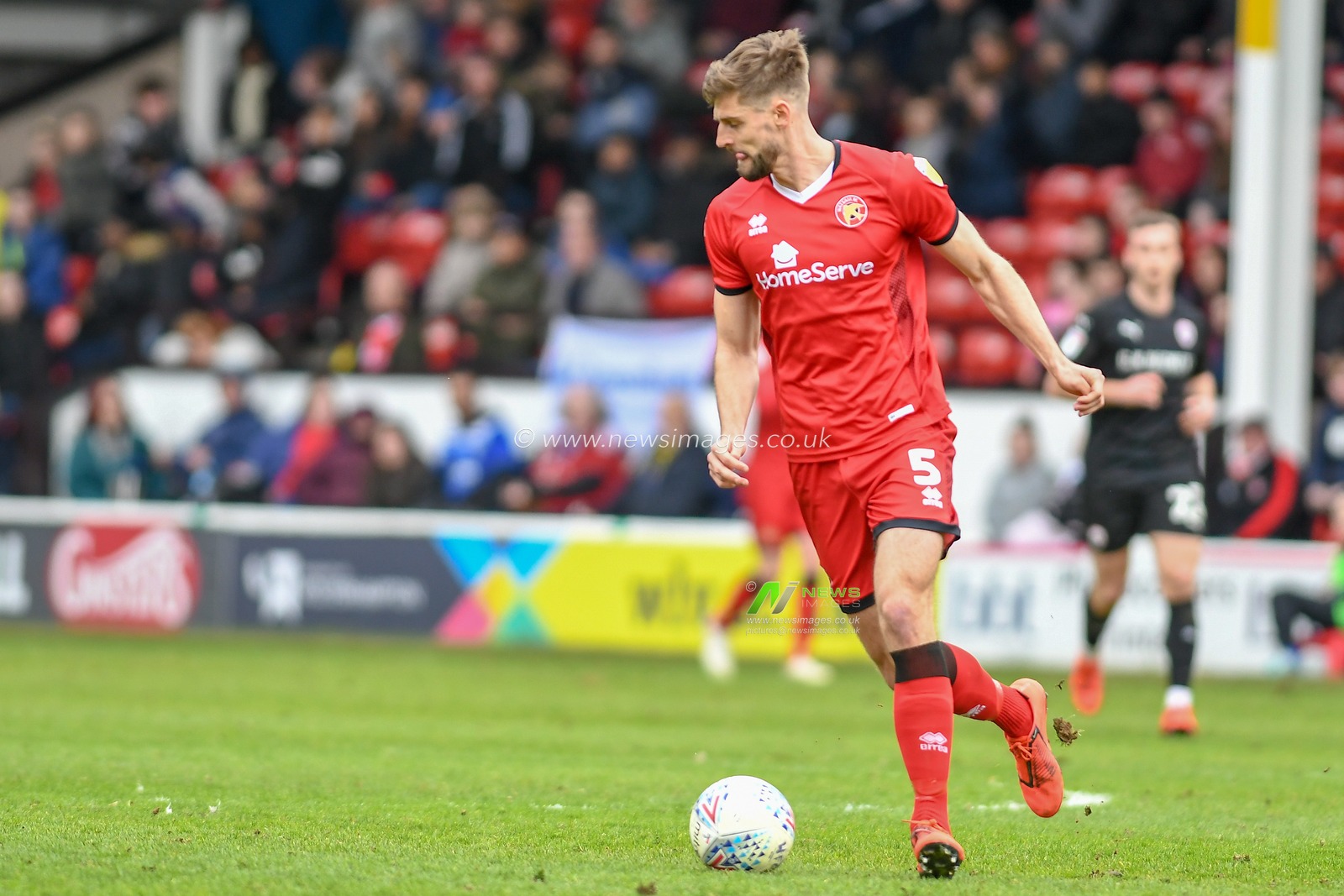 23rd March 2019, Bescot Stadium, Walsall, England; Sky Bet League One, Walsall vs Barnsley ; Jon Guthrie (05) of Walsall 


Credit: Gareth Dalley/News Images

English Football League images are subject to DataCo Licence