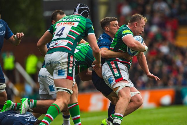 George Ford of Sale Sharks and Tommy Reffell of Leicester Tigers during the Gallagher Premiership Play-off Semi-final Leicester Tigers vs Sale Sharks at Mattioli Woods Welford Road Stadium, Leicester, United Kingdom, 7th June 2025

(Photo by Craig Evans/News Images)