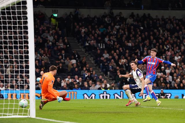 Jorgen Strand Larsen of Crystal Palace scores to make it 2-1 during the Premier League match Tottenham Hotspur vs Crystal Palace at Tottenham Hotspur Stadium, London, United Kingdom on 05 March 2026

(Photo by Harvey Murphy/News Images)