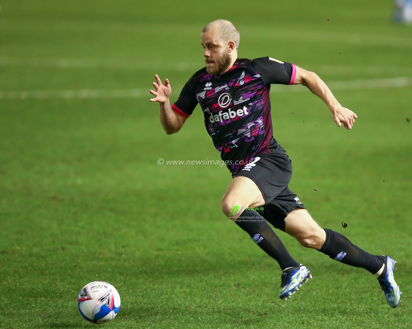 Teemu Pukki #22 of Norwich City dribbles the ball