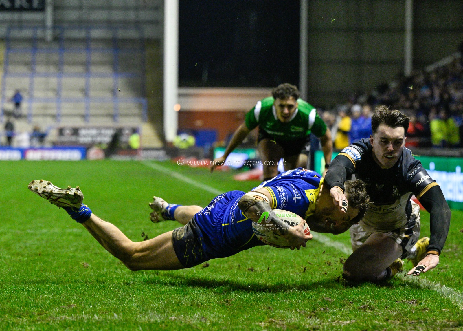 More drama at the start of the second half as Matty Ashton goes for the corner, but is taken out with a high tackle by Hoy and after lengthy consultation with the video referee a penalty try is awarded. Thewlis converts too, while Hoy avoids further sanction as he was deemed to have tackled Ashton on his shoulder before his arm rode up beyond the legal limit, during the Betfred Super League Round 2 match Warrington Wolves vs Hull FC at Halliwell Jones Stadium, Warrington, United Kingdom, 23rd February 2024

(Photo by Cody Froggatt/News Images)
