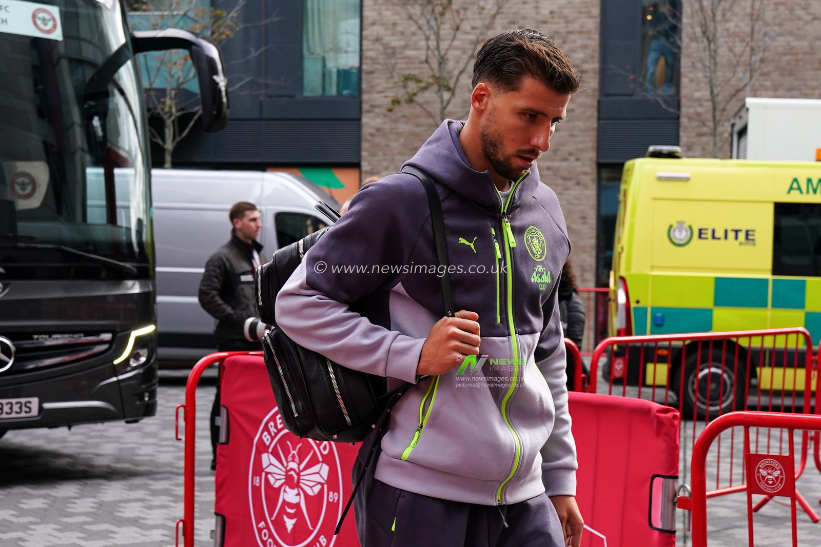 Ruben Dias of Manchester City arrives ahead of the Premier League match Brentford vs Manchester City at The Gtech Community Stadium, London, United Kingdom, 5th October 2025

(Photo by Harvey Murphy/News Images)