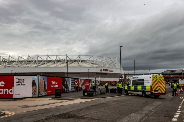 Police prepare for the arrival of fans during the Premier League match Sunderland vs Newcastle United at Stadium Of Light, Sunderland, United Kingdom, 14th December 2025

(Photo by Alfie Cosgrove/News Images)

*** GER AUT SUI OUT ***