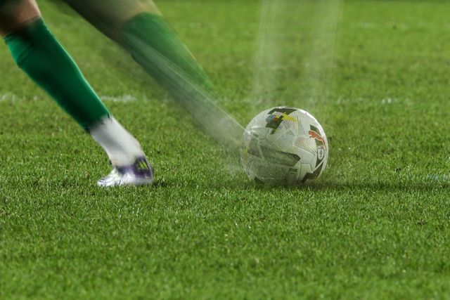 Derby County goalkeeper Josh Vickers takes a free kick during the Sky Bet Championship match Hull City vs Derby County at MKM Stadium, Hull, United Kingdom on 24 February 2026

(Photo by Alfie Cosgrove/News Images)
