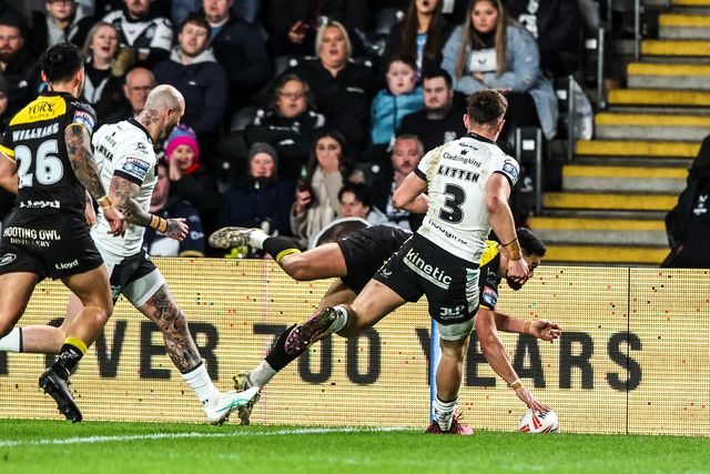 David Nofoaluma of York Knights goes over for a try during the Betfred Super League match Hull FC vs York Knights at MKM Stadium, Hull, United Kingdom on 27 February 2026

(Photo by Alfie Cosgrove/News Images)