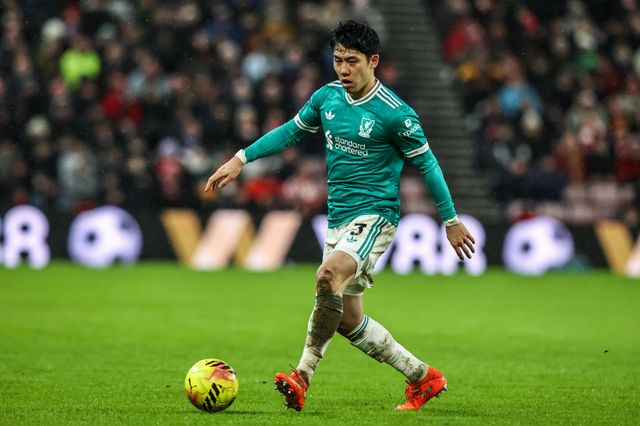 Wataru Endo of Liverpool passes the ball during the Premier League match Sunderland vs Liverpool at Stadium Of Light, Sunderland, United Kingdom on 11 February 2026

(Photo by Alfie Cosgrove/News Images)