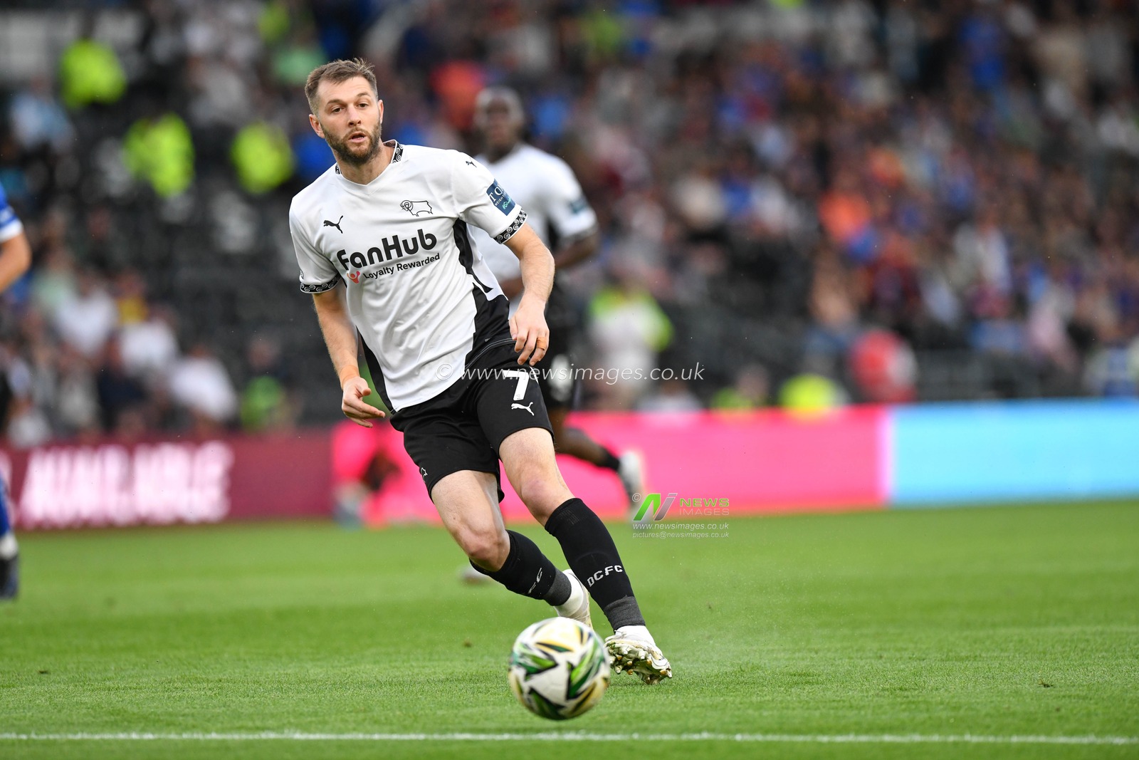Tom BARKHUIZEN of Derby County FC crosses the ball during the Carabao Cup match Derby County vs Chesterfield at Pride Park Stadium, Derby, United Kingdom, 13th August 2024

(Photo by Mark Dunn/News Images)