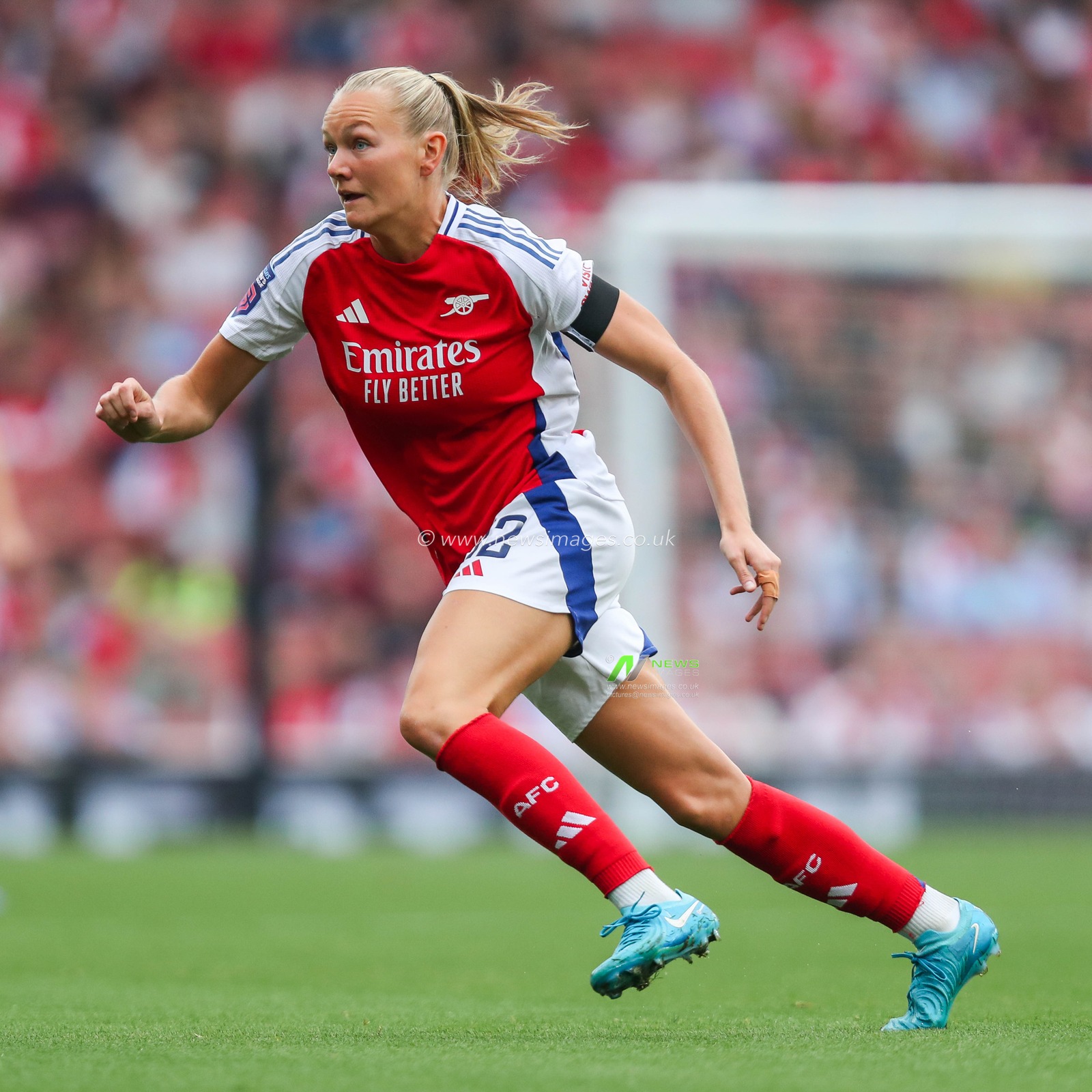 Frida Maanum of Arsenal in action during the The FA Women's Super League match Arsenal Women vs Manchester City Women at Emirates Stadium, London, United Kingdom, 22nd September 2024

(Photo by Izzy Poles/News Images)