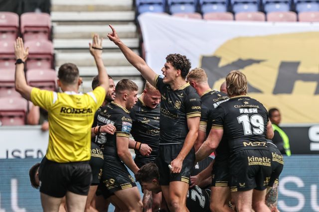 Jordan Rapana of Hull FC celebrates his try during the Betfred Super League Round 19 match Wigan Warriors vs Hull FC at The Brick Community Stadium, Wigan, United Kingdom, 19th July 2025

(Photo by Alfie Cosgrove/News Images)