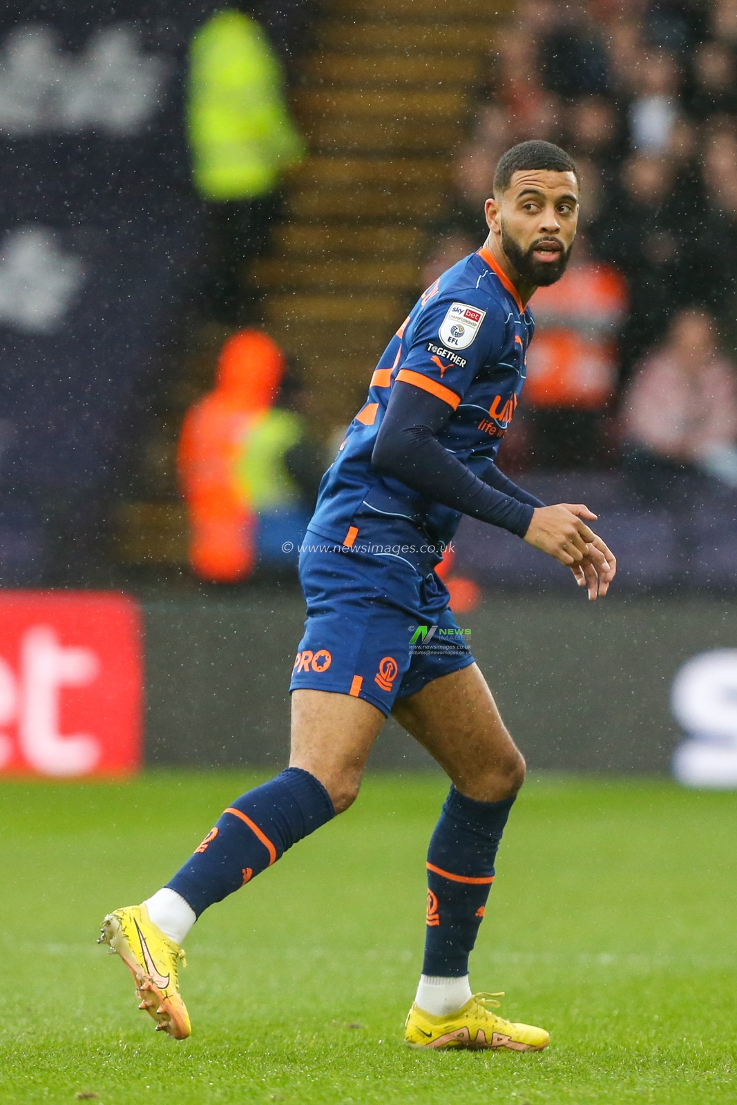 CJ Hamilton #22 of Blackpool during the Sky Bet Championship match Watford vs Blackpool at Vicarage Road, Watford, United Kingdom, 14th January 2023

(Photo by Arron Gent/News Images)