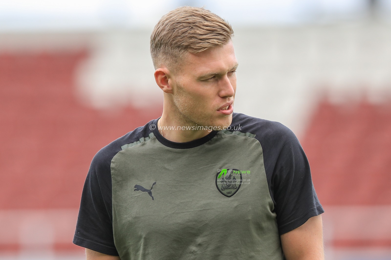 Sam Cosgrove #9 of Barnsley arrives during the Sky Bet League 1 match Northampton Town vs Barnsley at Sixfields Stadium, Northampton, United Kingdom, 23rd September 2023

(Photo by Alfie Cosgrove/News Images)