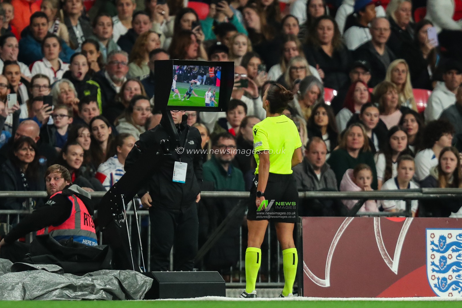 Referee Marta Huerta de Aza goes over to the VAR screen to check for a penalty during the International Friendly match England Women vs Germany Women at Wembley Stadium, London, United Kingdom, 25th October 2024

(Photo by Izzy Poles/News Images)