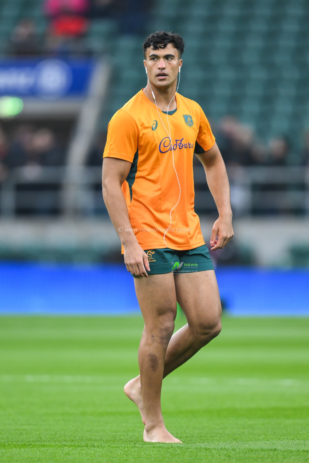Joseph-Aukuso Suaalii of Australia arrives ahead of the Autumn Nations Series match England vs Australia at Allianz Stadium, Twickenham, United Kingdom, 8th November 2024

(Photo by Craig Thomas/News Images)
