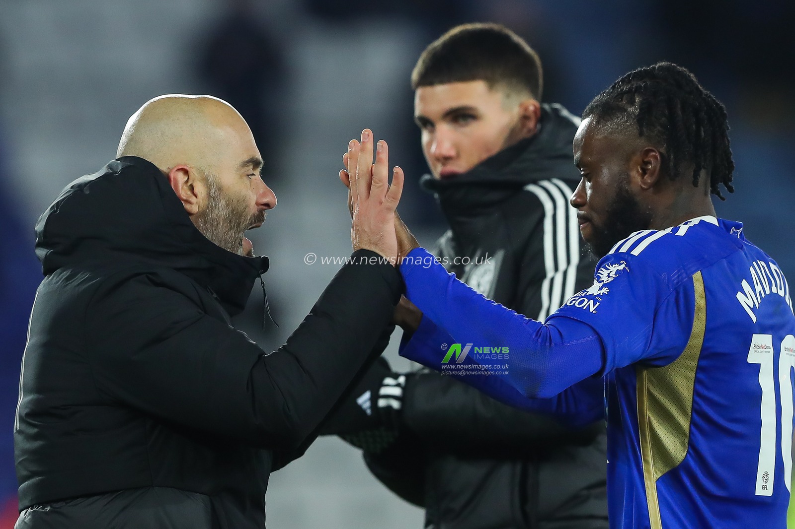 Enzo Maresca Manager of Leicester City celebrates with Stephy Mavididi #10 of Leicester City at the end of the Sky Bet Championship match Leicester City vs Millwall at King Power Stadium, Leicester, United Kingdom, 13th December 2023

(Photo by Gareth Evans/News Images)