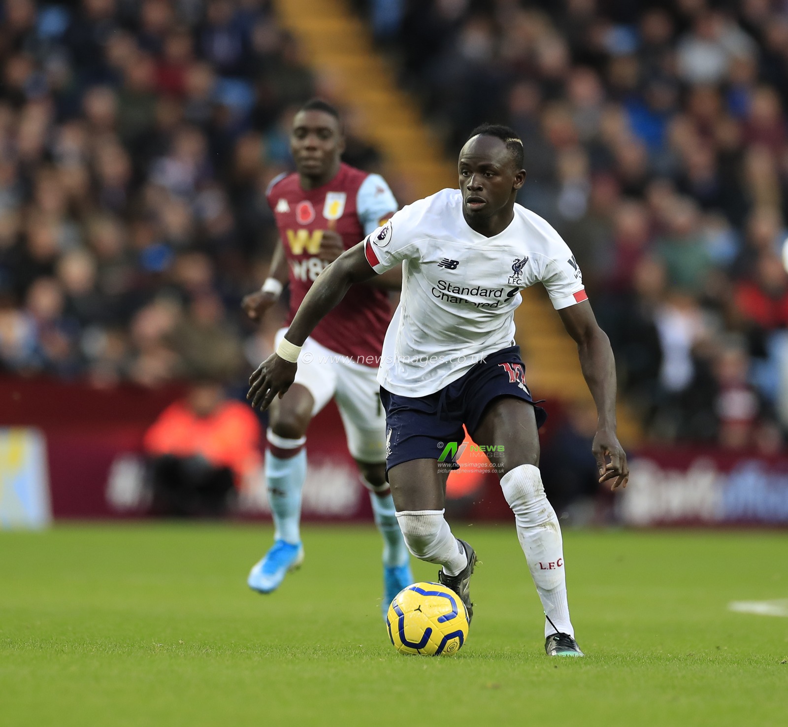 2nd November 2019, Villa Park, Birmingham, England; Premier League, Aston Villa v Liverpool : Sadio Mane (10) of Liverpool runs with the ball

Credit: Conor Molloy/News Images