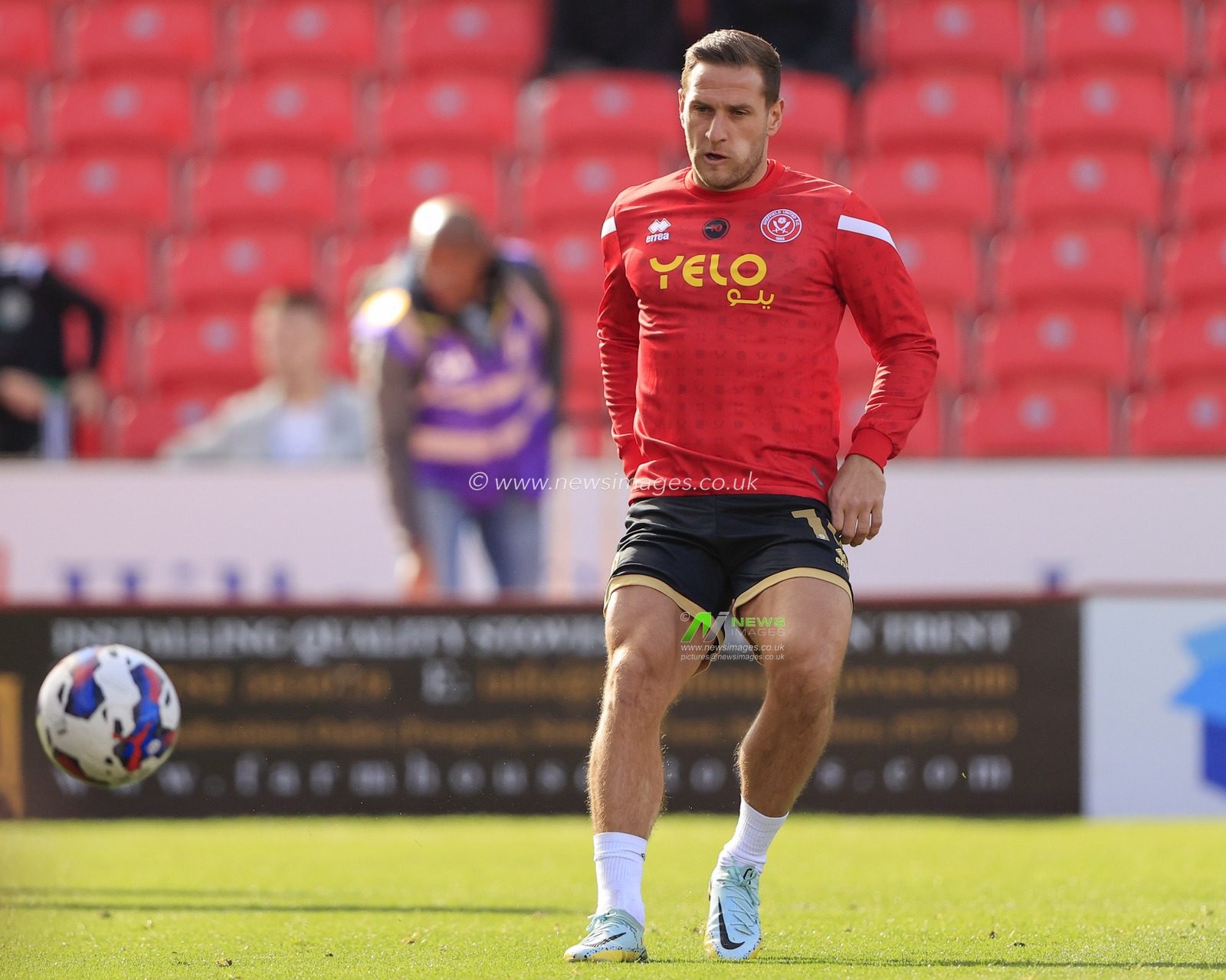 Billy Sharp #10 of Sheffield United during the warm up ahead of the Sky Bet Championship match Stoke City vs Sheffield United at Bet365 Stadium, Stoke-on-Trent, United Kingdom, 8th October 2022

(Photo by Conor Molloy/News Images)