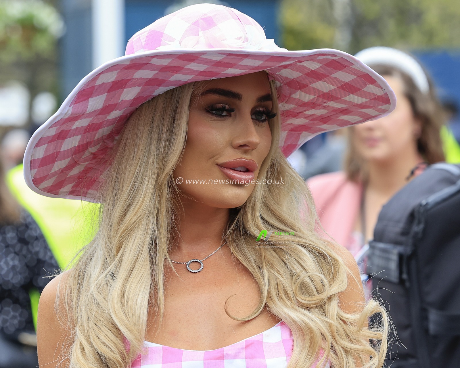Ladies dressed up for Ladies Day during the Randox Grand National festival 2023 Ladies Day at Aintree Racecourse, Liverpool, United Kingdom, 14th April 2023

(Photo by Conor Molloy/News Images)