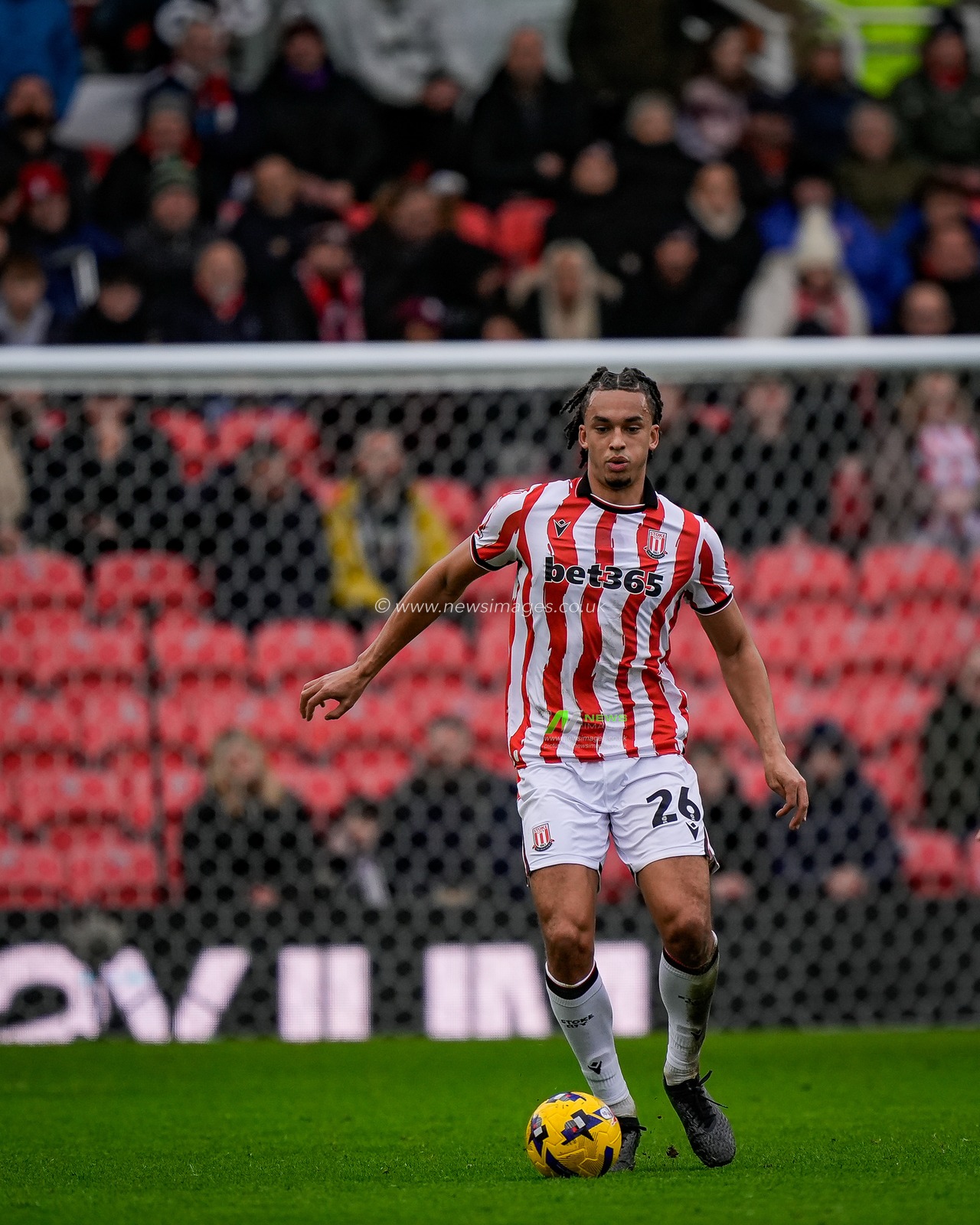 Ashley Phillips of Stoke City makes a run with the ball  during the Sky Bet Championship match Stoke City vs Southampton at Bet365 Stadium, Stoke-on-Trent, United Kingdom, 31st January 2026

(Photo by Maynard Manyowa/News Images)