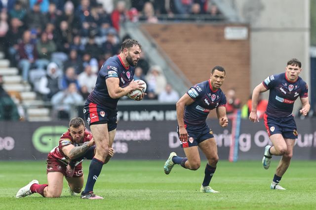 Alex Walmsley of St. Helens breaks with the ball during the Betfred Super League Round 8 match Wigan Warriors vs St Helens at The Brick Community Stadium, Wigan, United Kingdom, 18th April 2025

(Photo by Mark Cosgrove/News Images)