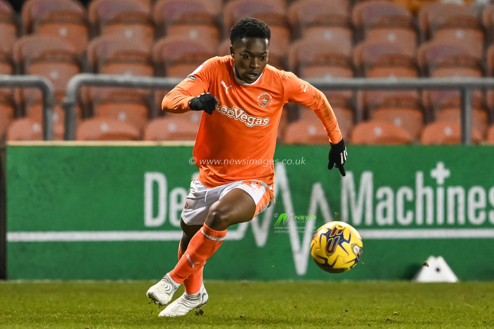 Karamoko DembÃ©lÃ© of Blackpool makes a break with the ball during the Sky Bet League 1 match Blackpool vs Exeter City at Bloomfield Road, Blackpool, United Kingdom, 13th January 2024

(Photo by Craig Thomas/News Images)