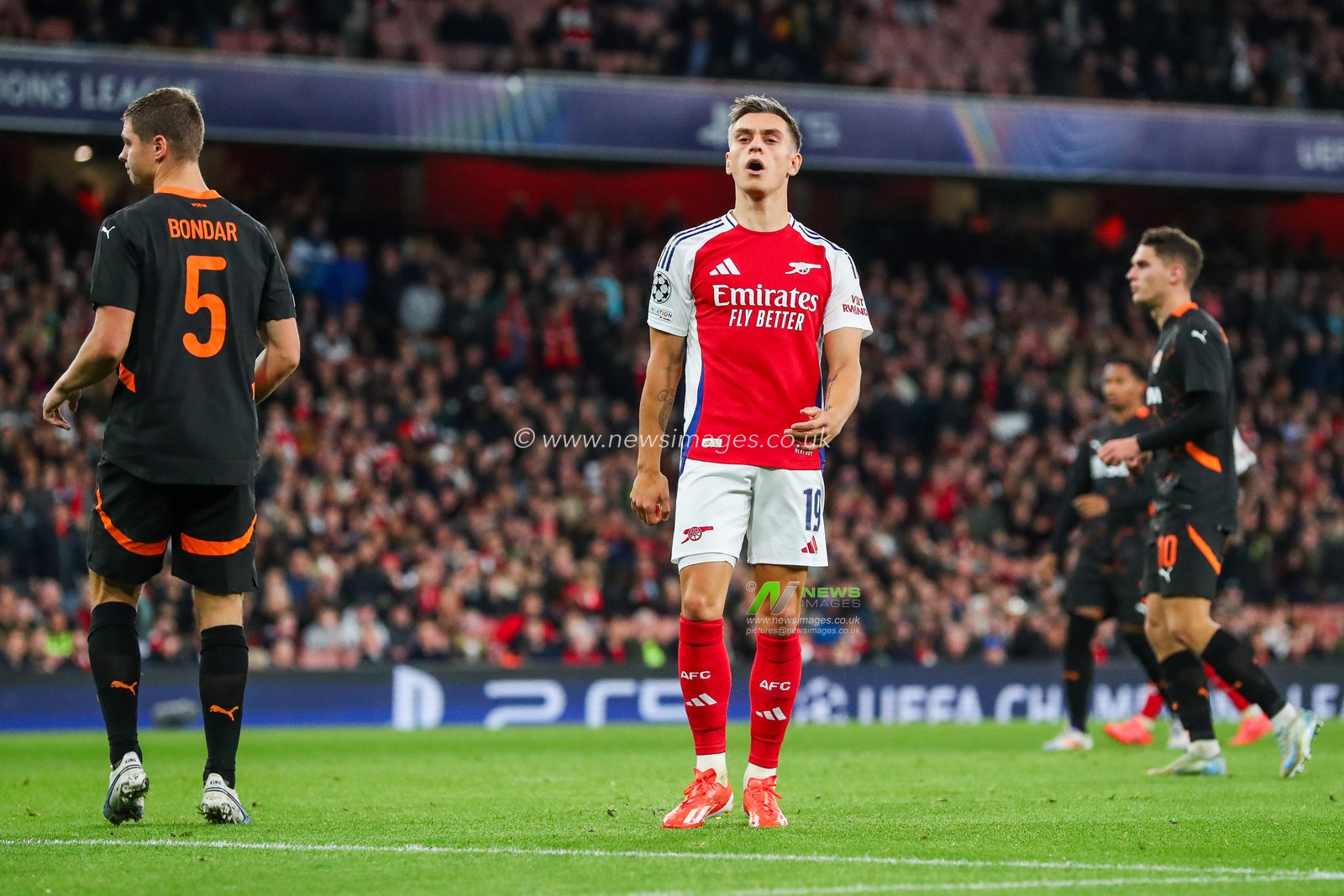 Leandro Trossard of Arsenal reacts after a missed chance during the UEFA Champions League, League Stage Arsenal vs FC Shakhtar Donetsk at Emirates Stadium, London, United Kingdom, 22nd October 2024

(Photo by Izzy Poles/News Images)