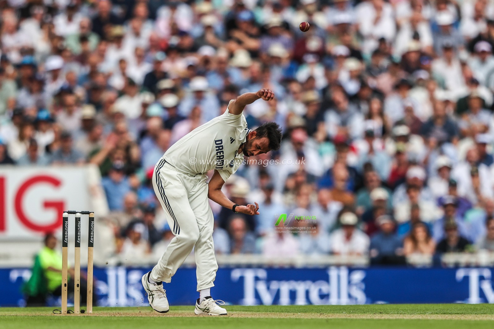 Prasidh Krishna of India delivers the ball during the 5th Rothesay Test Match Day 2 England v India at The Kia Oval, London, United Kingdom, 1st August 2025

(Photo by Alfie Cosgrove/News Images)