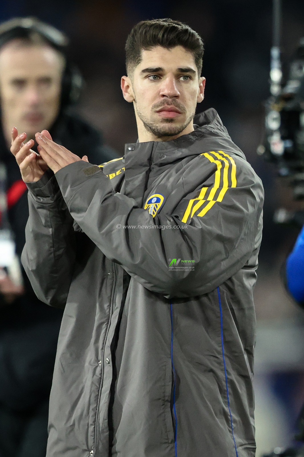 Manor Solomon of Leeds United applauds the fans after the final whistle during the Sky Bet Championship match Leeds United vs Sunderland at Elland Road, Leeds, United Kingdom, 17th February 2025

(Photo by Alfie Cosgrove/News Images)