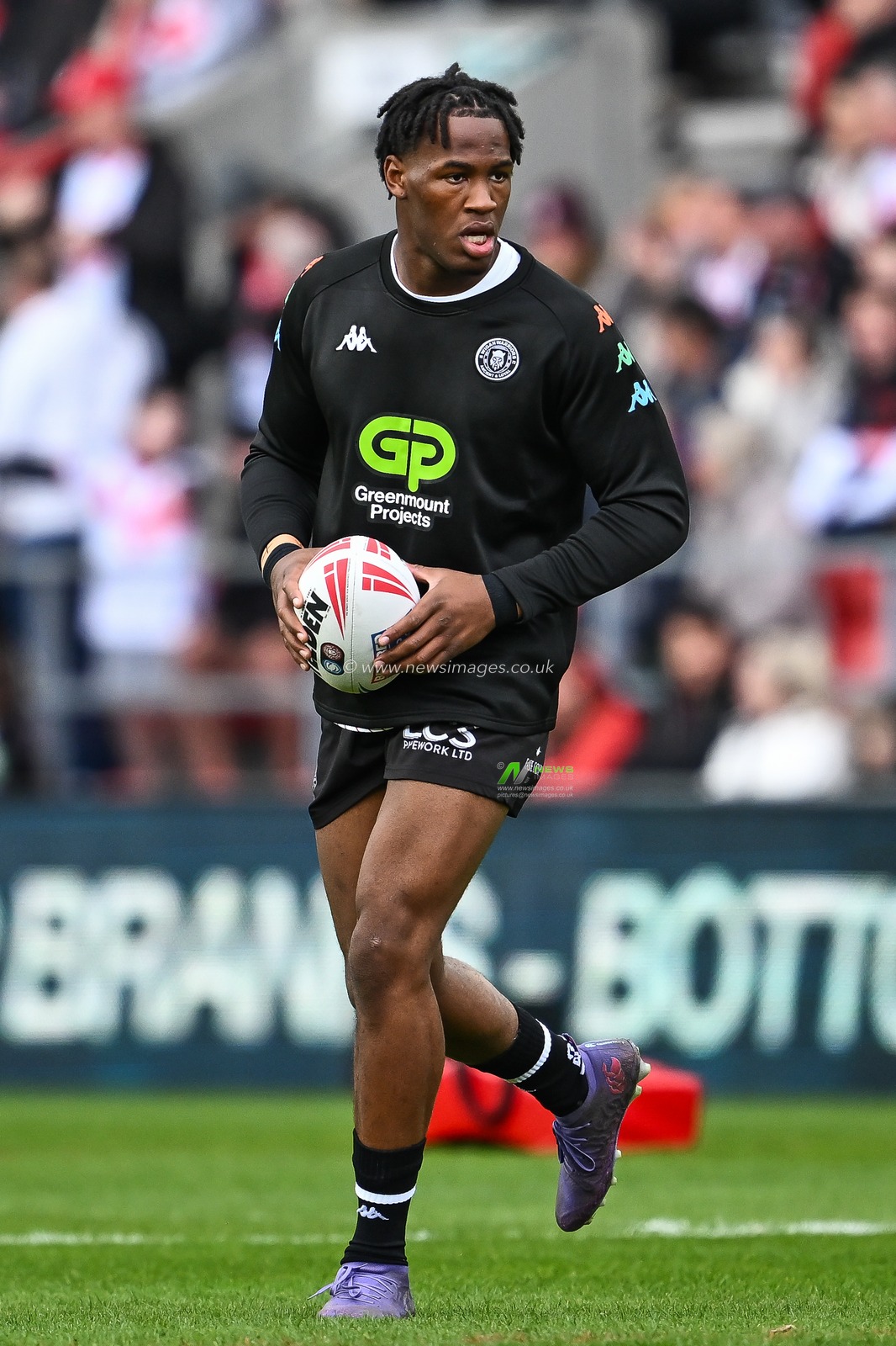 Junior Nsemba of Wigan Warriors during pre match warm up ahead of the Betfred Super League Round 6 match St Helens vs Wigan Warriors at Totally Wicked Stadium, St Helens, United Kingdom, 29th March 2024

(Photo by Craig Thomas/News Images)