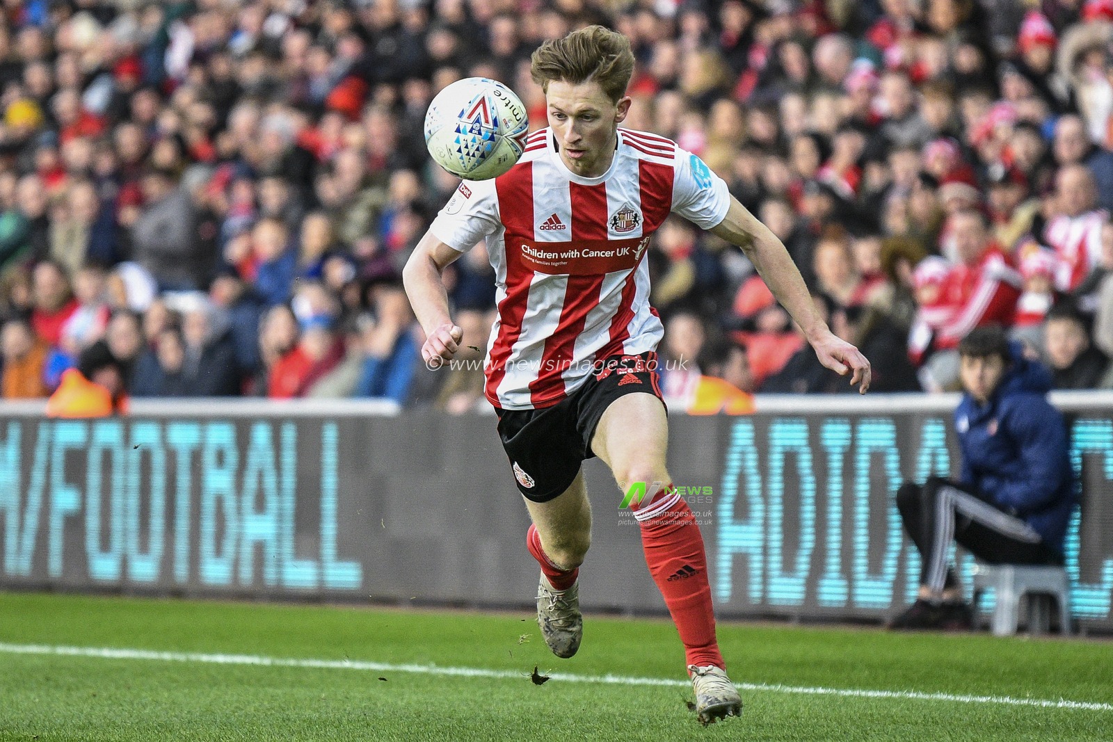 8th February 2020, Stadium Of Light, Sunderland, England; Sky Bet League 1, Sunderland v Ipswich Town : Denver Hume (33) of Sunderland in action