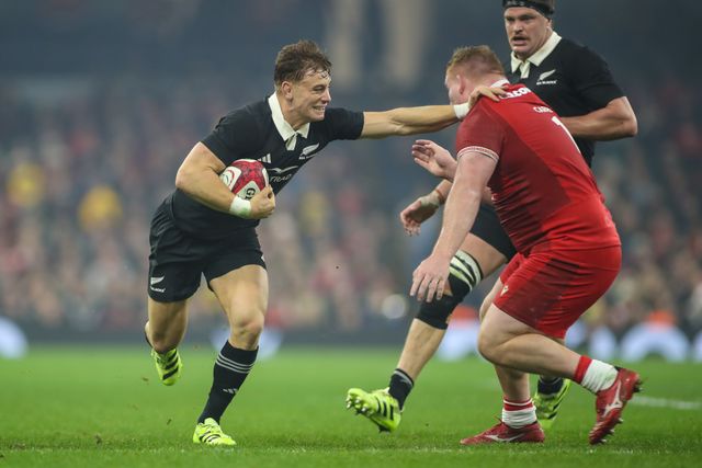 Ruben Love of New Zealand hands off Rhys Carre of Wales during the Quilter Nations Series 2025 match Wales vs New Zealand at Principality Stadium, Cardiff, United Kingdom, 22nd November 2025

(Photo by Andrew Lewis/News Images)

*** GER AUT SUI OUT ***