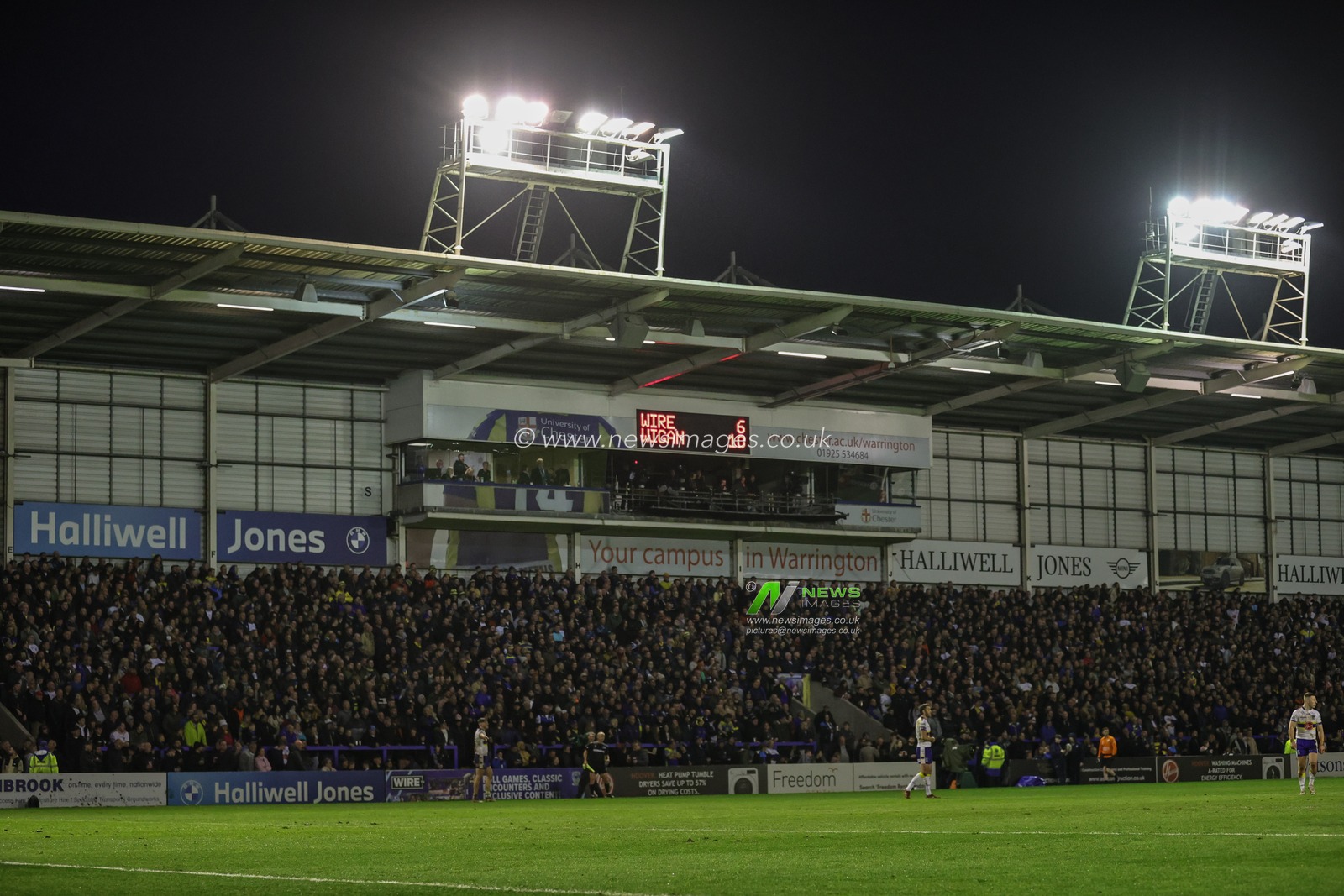 Half time score Warrington 6-10 Wigan during the Betfred Super League Round 9 match Warrington Wolves vs Wigan Warriors at Halliwell Jones Stadium, Warrington, United Kingdom, 14th April 2023

(Photo by Mark Cosgrove/News Images)
