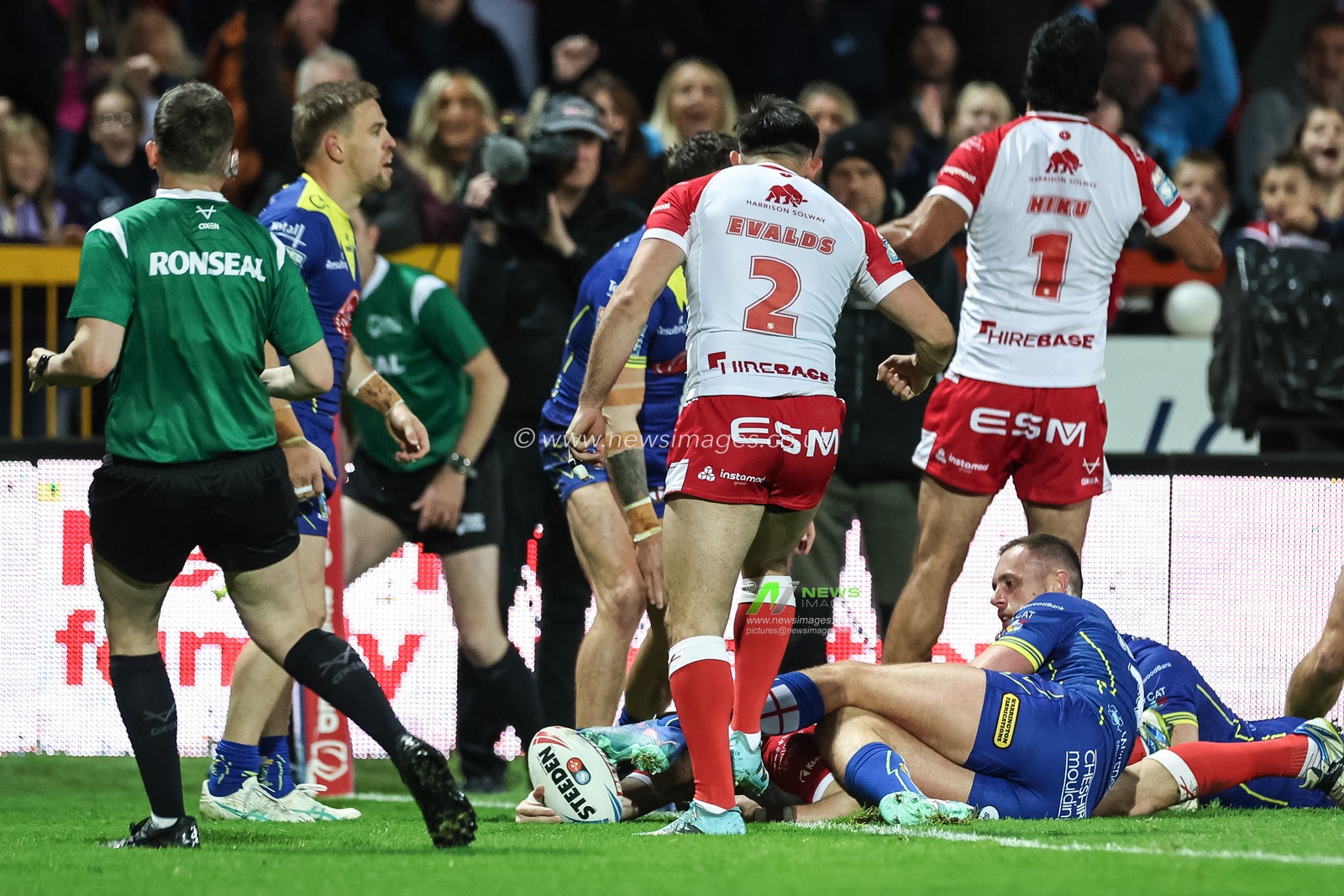 James Batchelor of Hull KR goes over for a try during the Betfred Super League Semi-Finals match Hull KR vs Warrington Wolves at Sewell Group Craven Park, Kingston upon Hull, United Kingdom, 4th October 2024

(Photo by Mark Cosgrove/News Images)