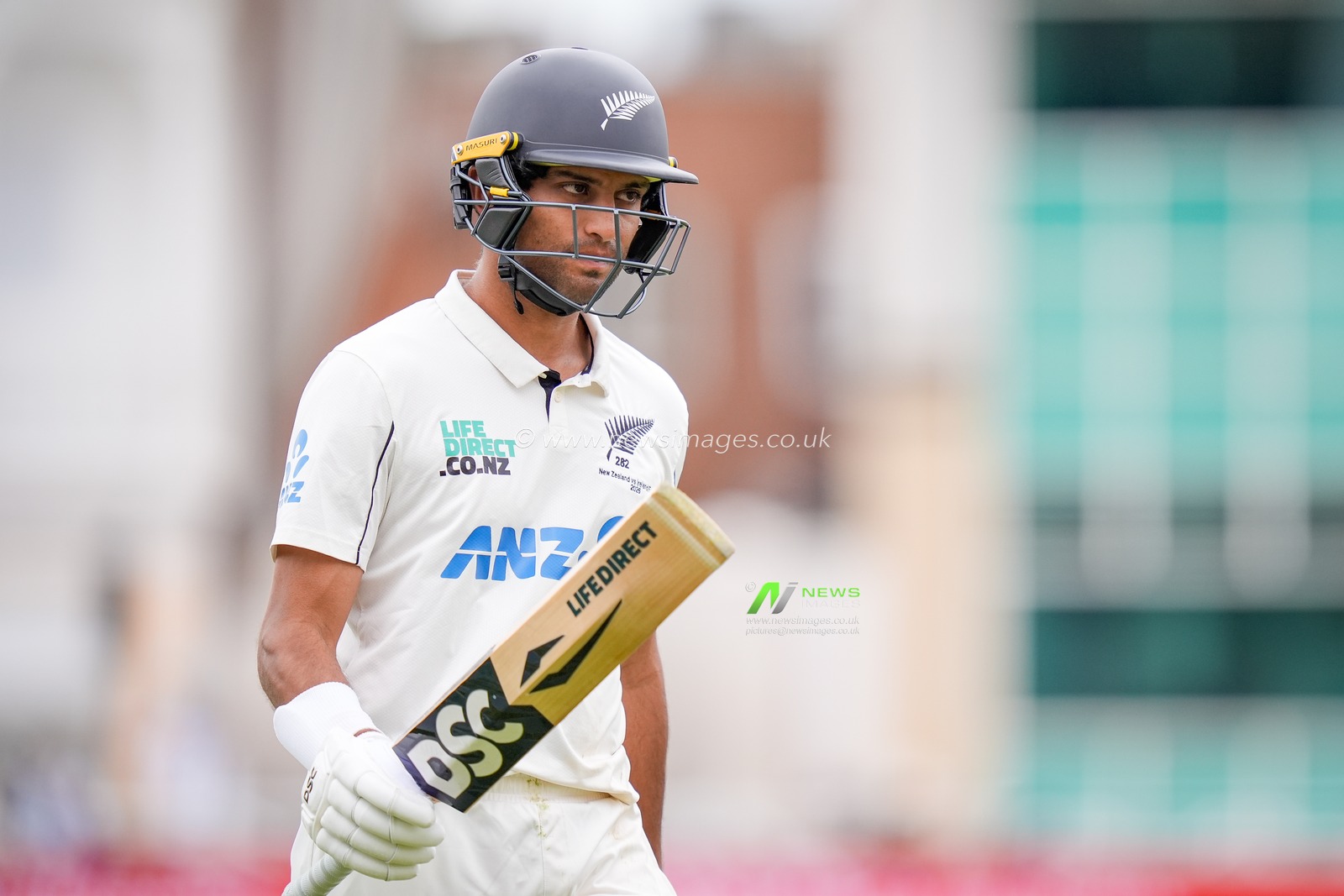 Rachin Ravindra of New Zealand applauds fans as he walks off after being dismissed during the 3rd Rothesay Test Match Day 4 match England vs New Zealand at Trent Bridge, Nottingham, United Kingdom on 28 June 2026

(Photo by Maynard Manyowa/News Images)