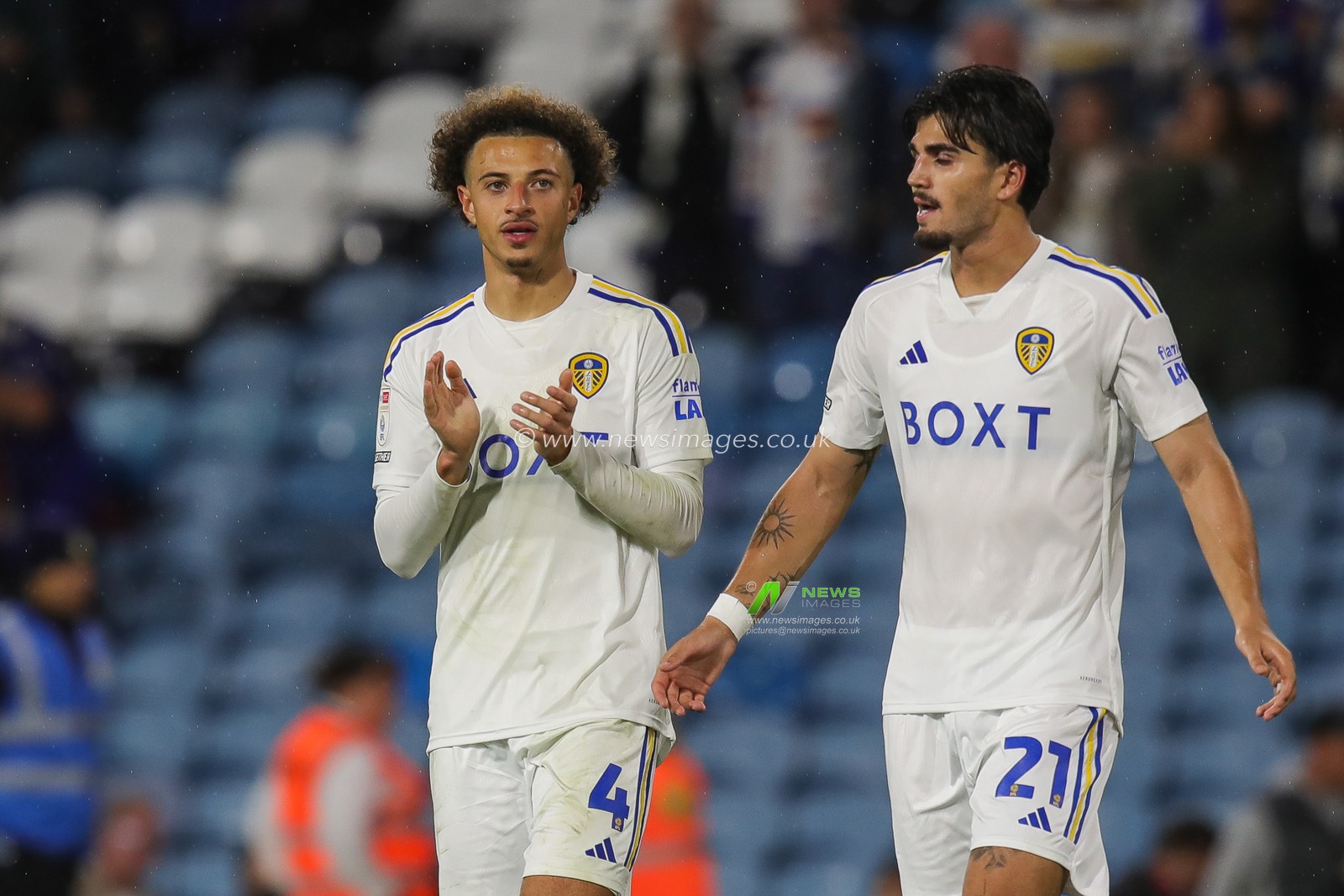 Ethan Ampadu #4 of Leeds United applauds the fans at the end of the Sky Bet Championship match Leeds United vs West Bromwich Albion at Elland Road, Leeds, United Kingdom, 18th August 2023

(Photo by James Heaton/News Images)