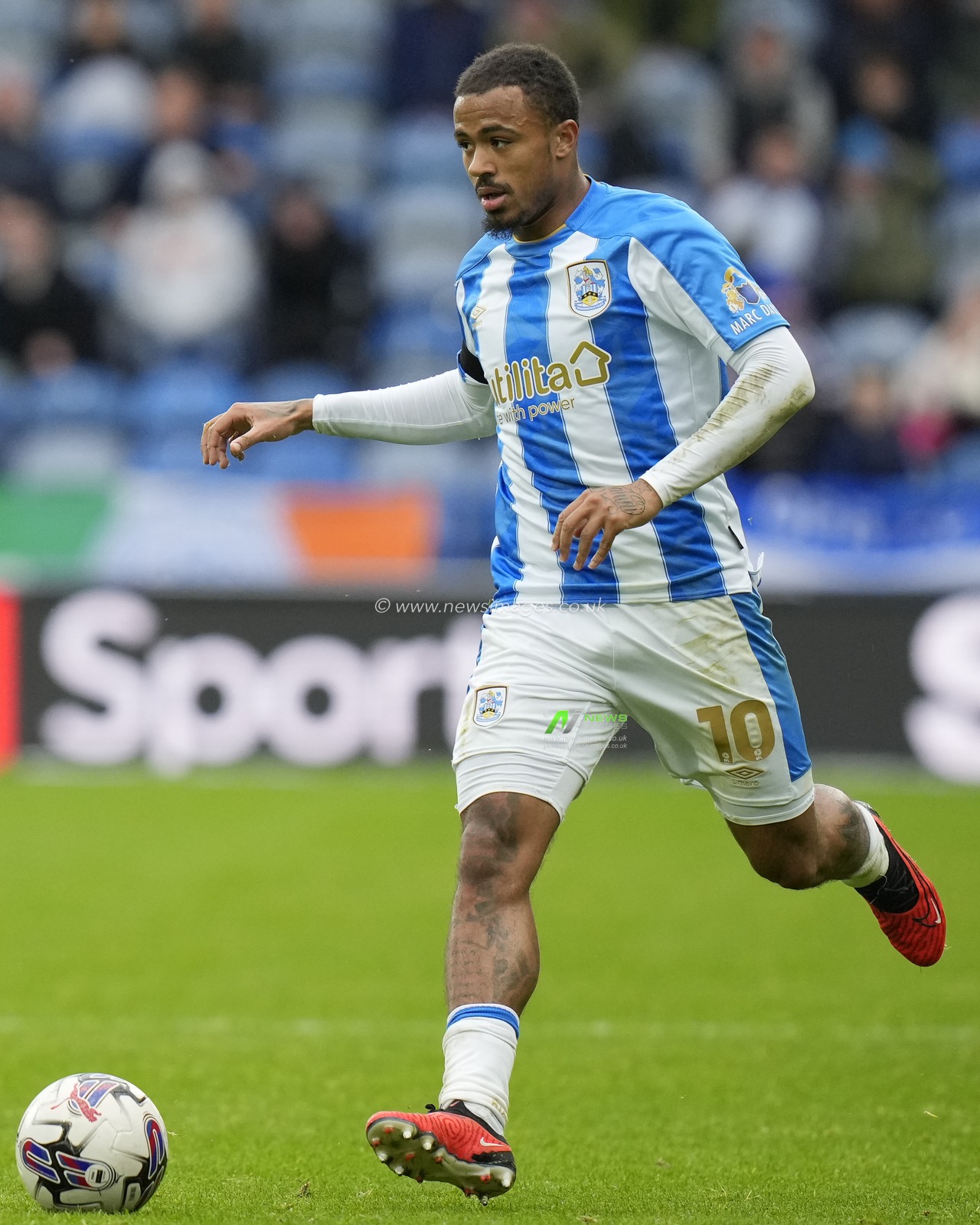 Josh Koroma #10 of Huddersfield Town during the Sky Bet Championship match Huddersfield Town vs Queens Park Rangers at John Smith's Stadium, Huddersfield, United Kingdom, 21st October 2023

(Photo by Steve Flynn/News Images)