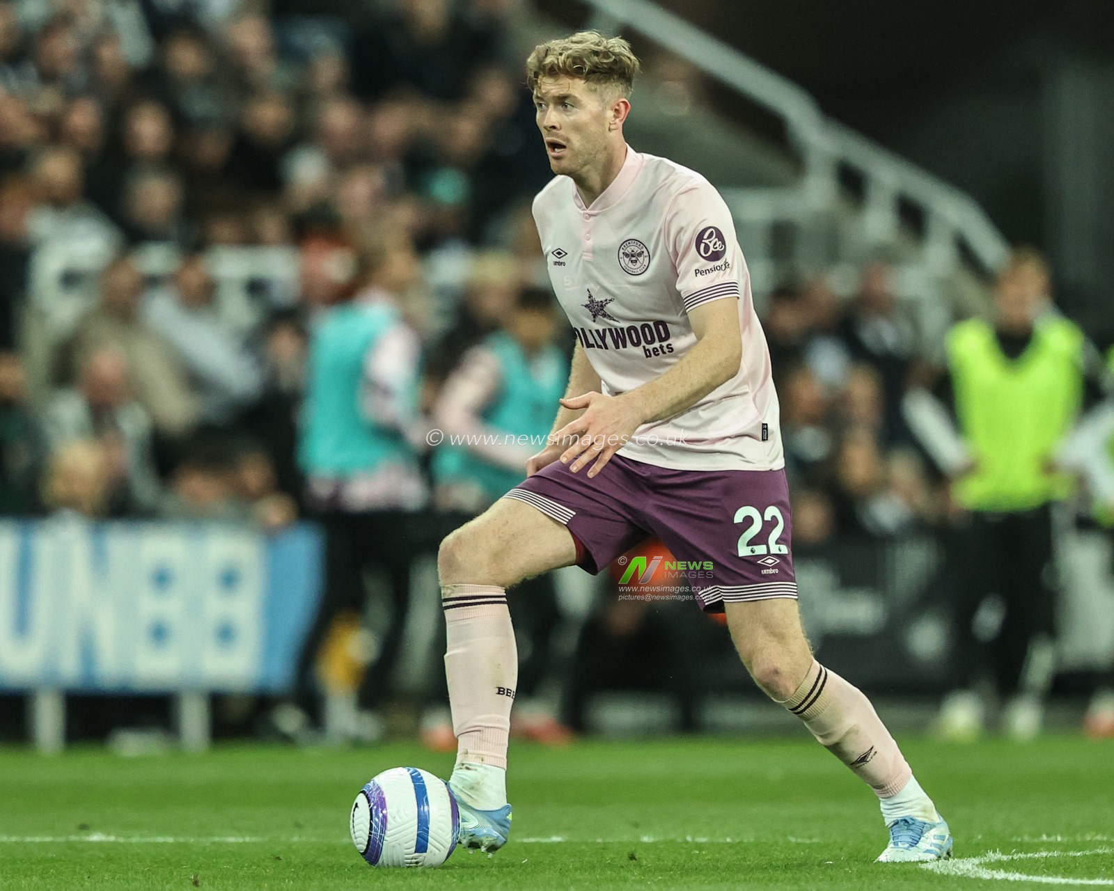 Nathan Collins of Brentford in action during the Premier League match Newcastle United vs Brentford at St. James's Park, Newcastle, United Kingdom, 2nd April 2025

(Photo by Alfie Cosgrove/News Images)