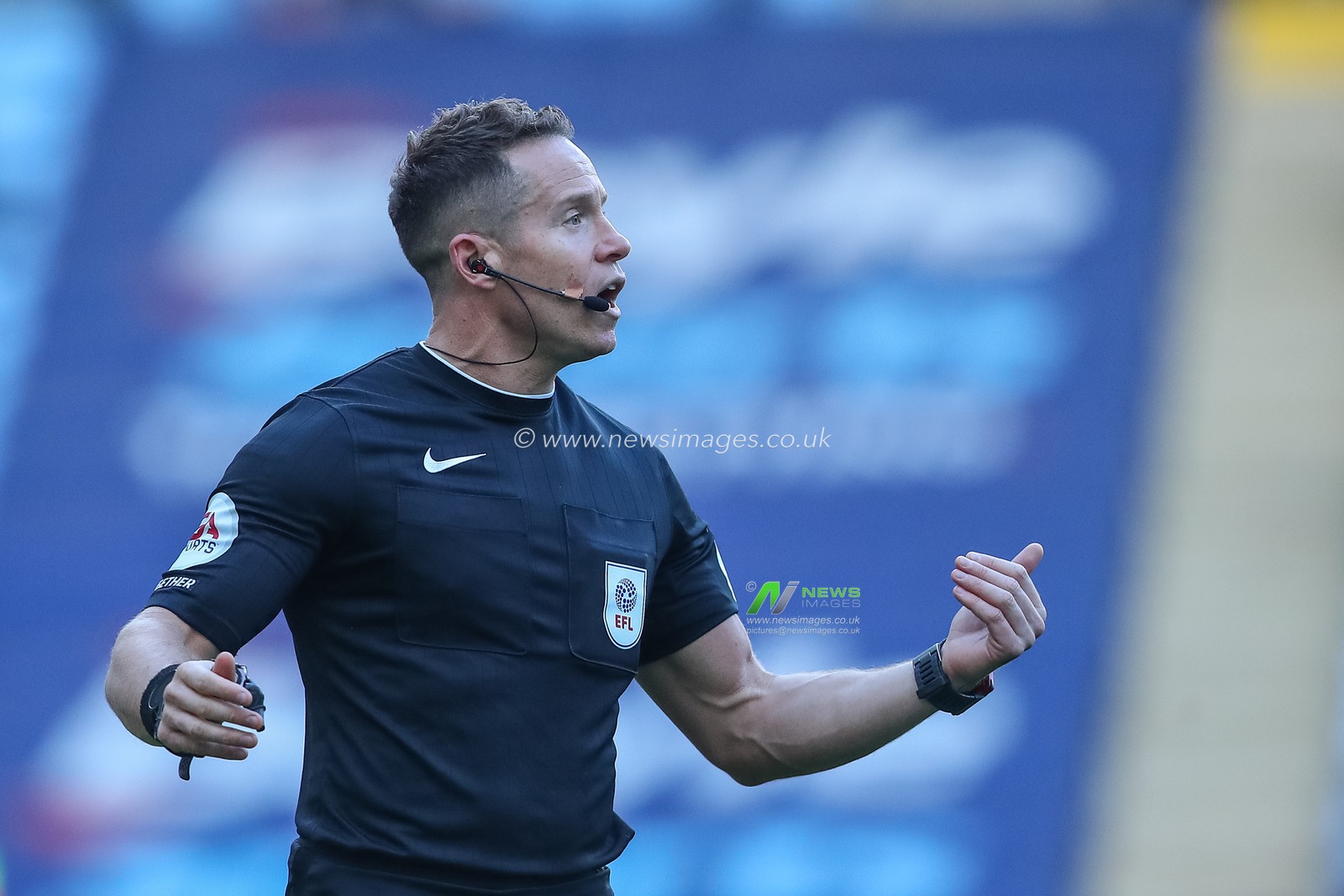 Referee Stephen Martin during the Sky Bet Championship match Coventry City vs Middlesbrough at Coventry Building Society Arena, Coventry, United Kingdom, 1st October 2022

(Photo by Gareth Evans/News Images)
