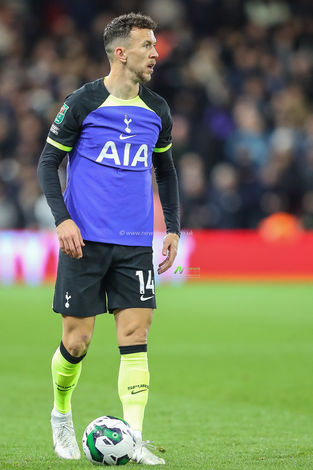 Ivan PeriÅ¡iÄ‡ #14 of Tottenham Hotspur stands over a free kick during the Carabao Cup Third Round match Nottingham Forest vs Tottenham Hotspur at City Ground, Nottingham, United Kingdom, 9th November 2022

(Photo by Gareth Evans/News Images)