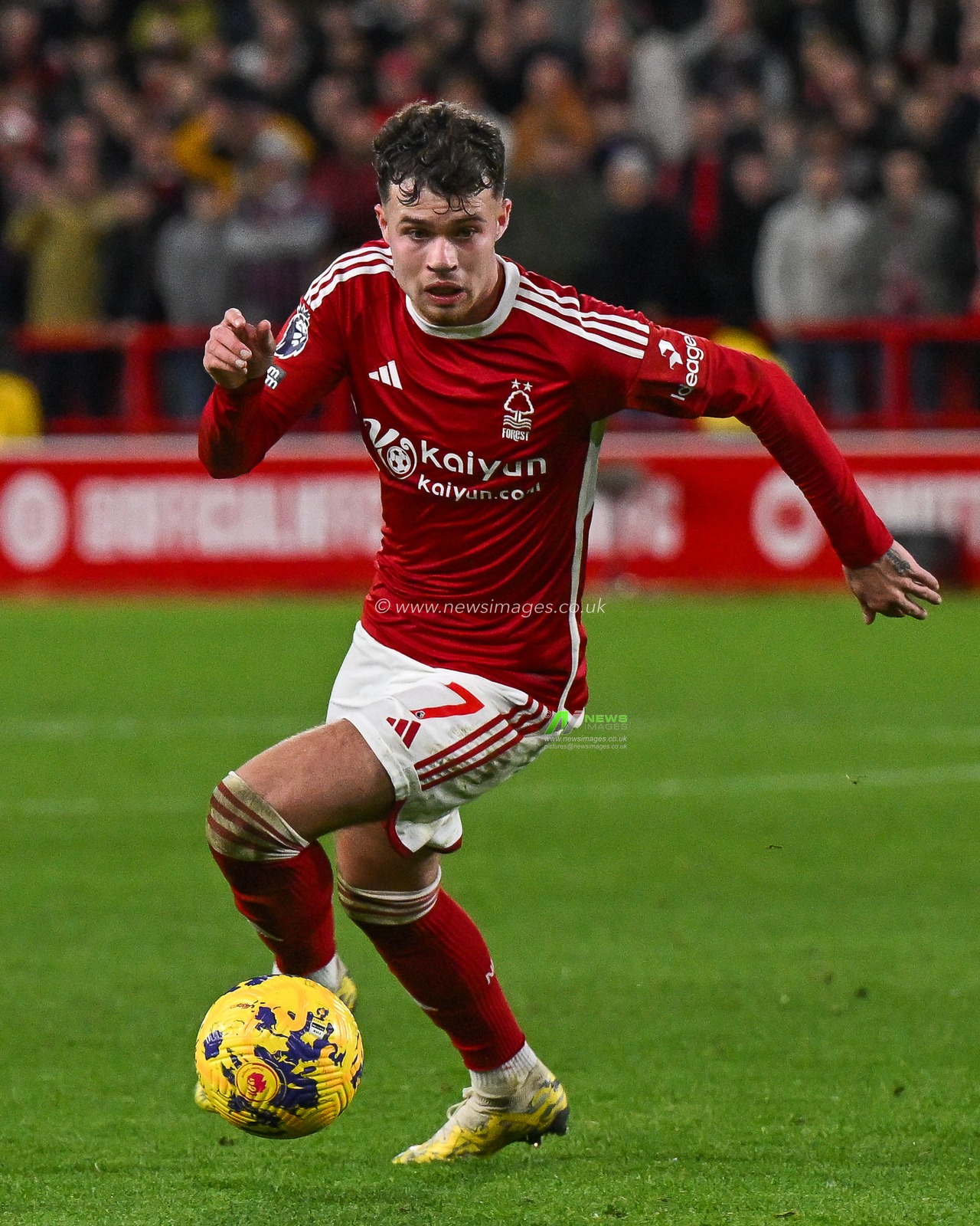 Neco Williams of Nottingham Forest makes a break with the ball during the Premier League match Nottingham Forest vs Bournemouth at City Ground, Nottingham, United Kingdom, 23rd December 2023

(Photo by Craig Thomas/News Images)