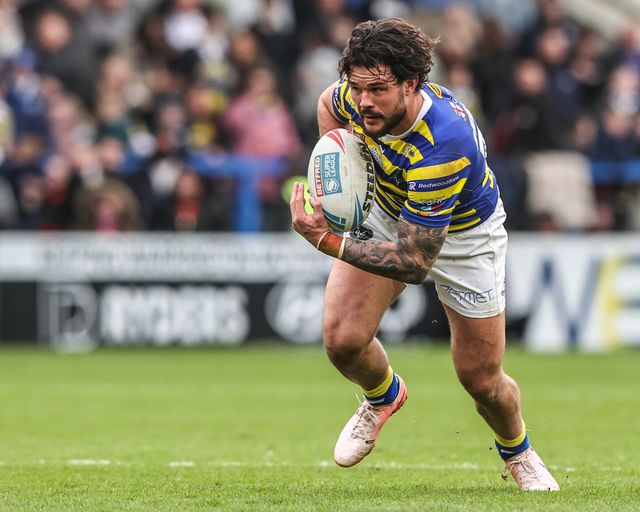 James Bentley of Warrington Wolves breaks with the ball during the Betfred Super League round 7 match Warrington Wolves vs Leigh Leopards at The Halliwell Jones Stadium, Warrington, United Kingdom on 04 April 2026

(Photo by Alfie Cosgrove/News Images)