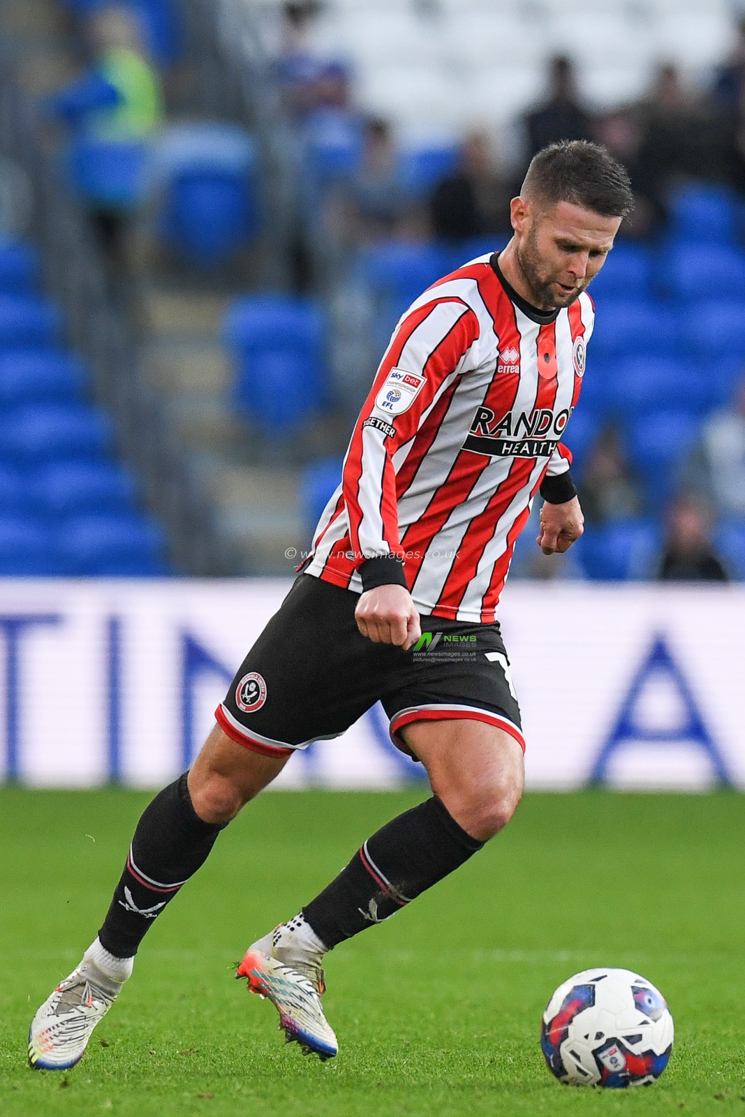Oliver Norwood #16 of Sheffield United during the Sky Bet Championship match Cardiff City vs Sheffield United at Cardiff City Stadium, Cardiff, United Kingdom, 12th November 2022

(Photo by Mike Jones/News Images)